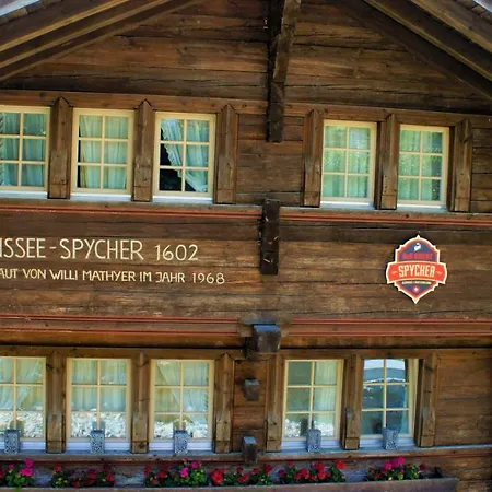 ベッド・アンド・ブレックファスト B & B Brienz